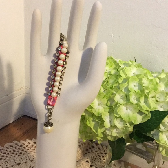 Banana Republic bracelet with pearls and crystals - Picture 3 of 5